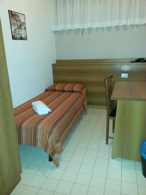 Hotel Lombardia Seveso Pokój zdjęcie